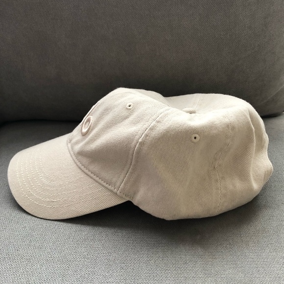 Alo Yoga Washed Off-Duty Cap Sand Dollar